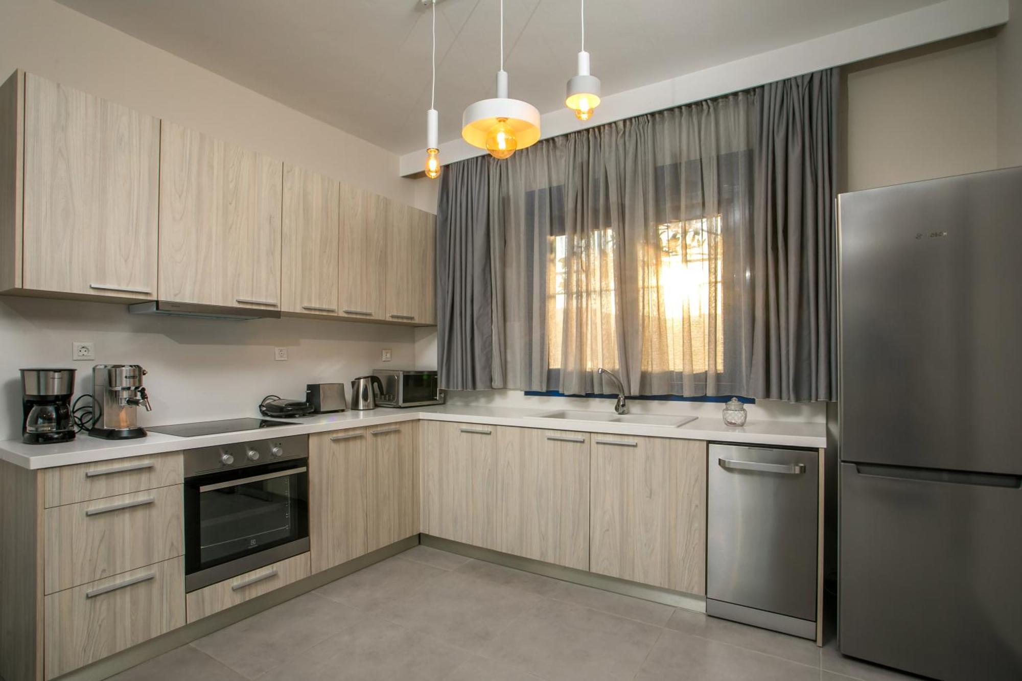Villa Rita Mare Seafront Heated Pools Gennadi