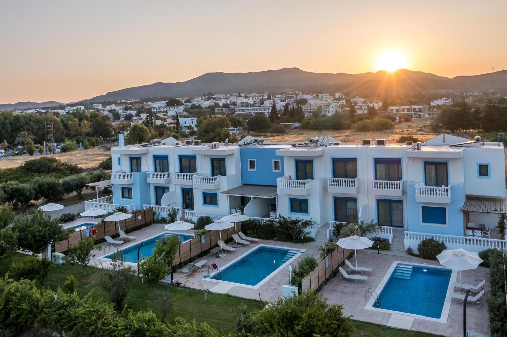 Rita Mare Seafront Heated Pools Villa Gennadi