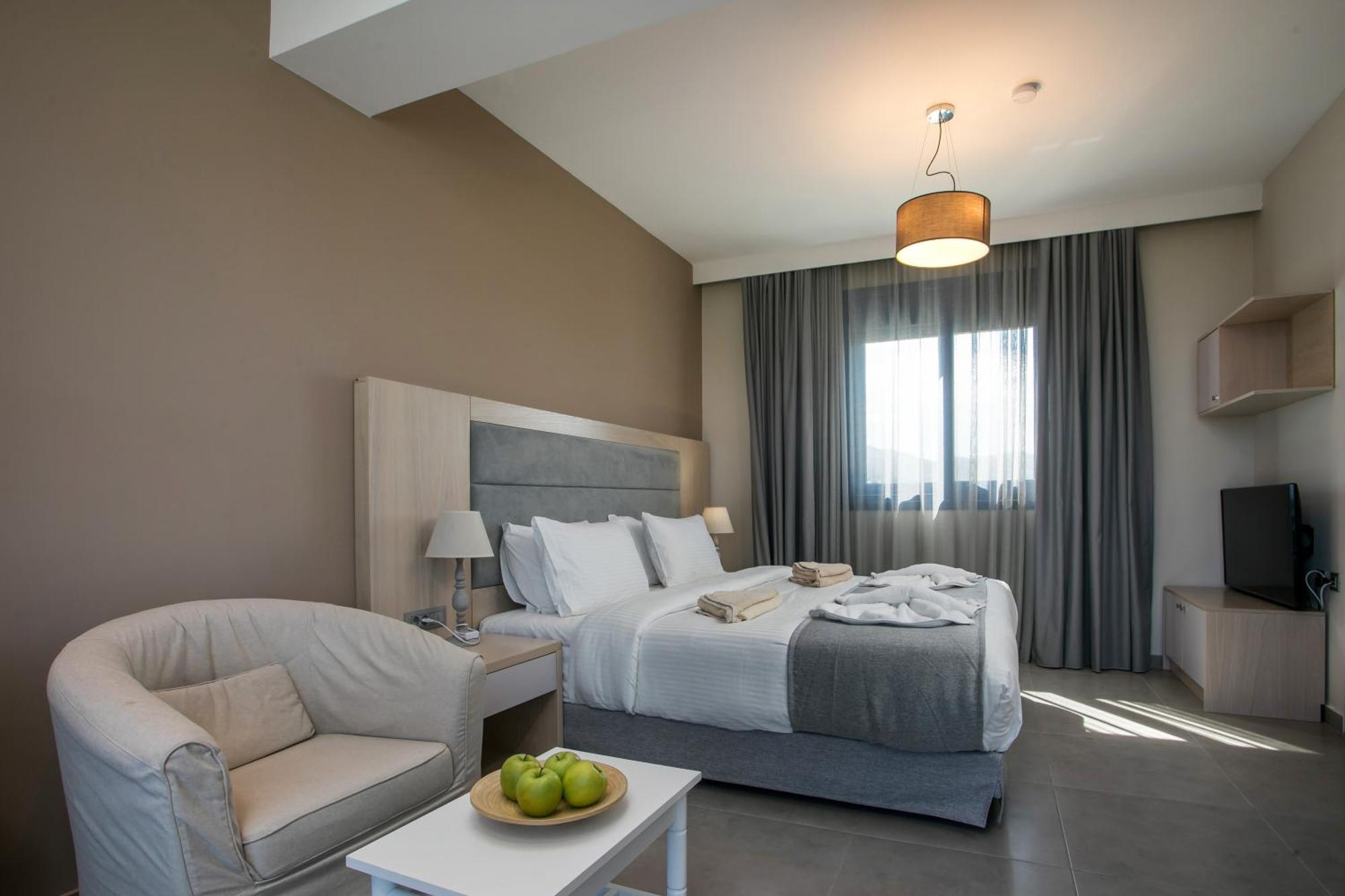 Villa Rita Mare Seafront Heated Pools