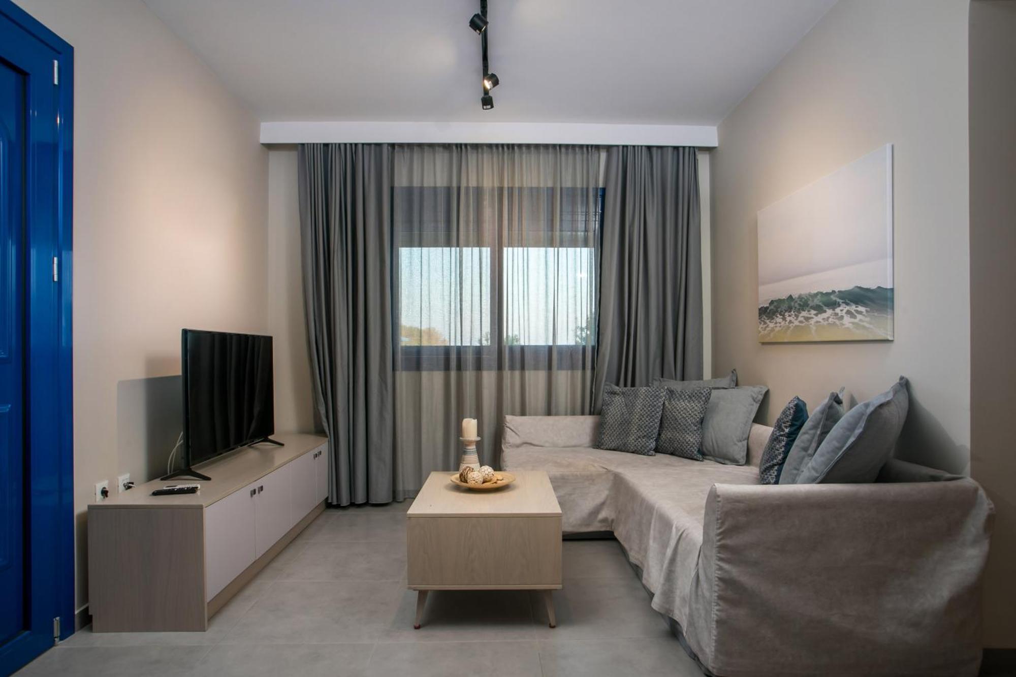 Rita Mare Seafront Heated Pools Villa Gennadi