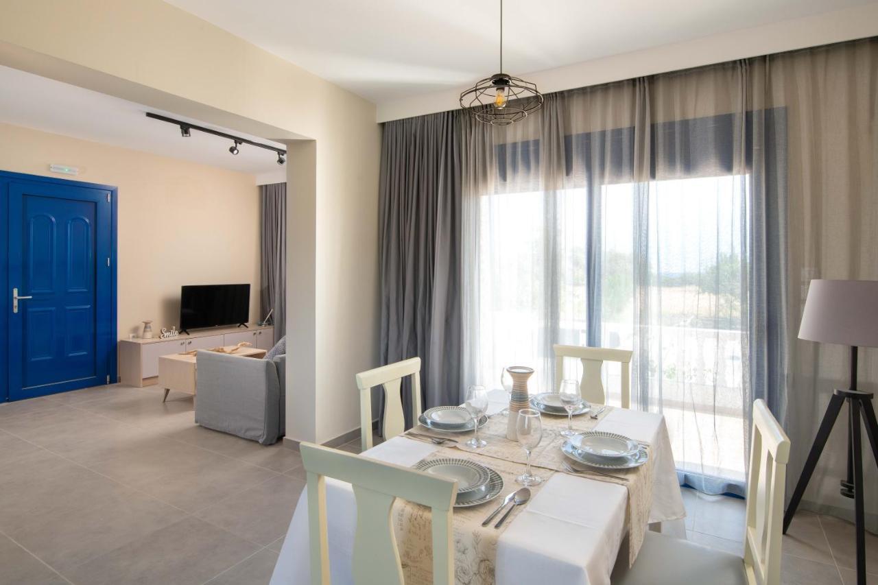 Rita Mare Seafront Heated Pools Villa *