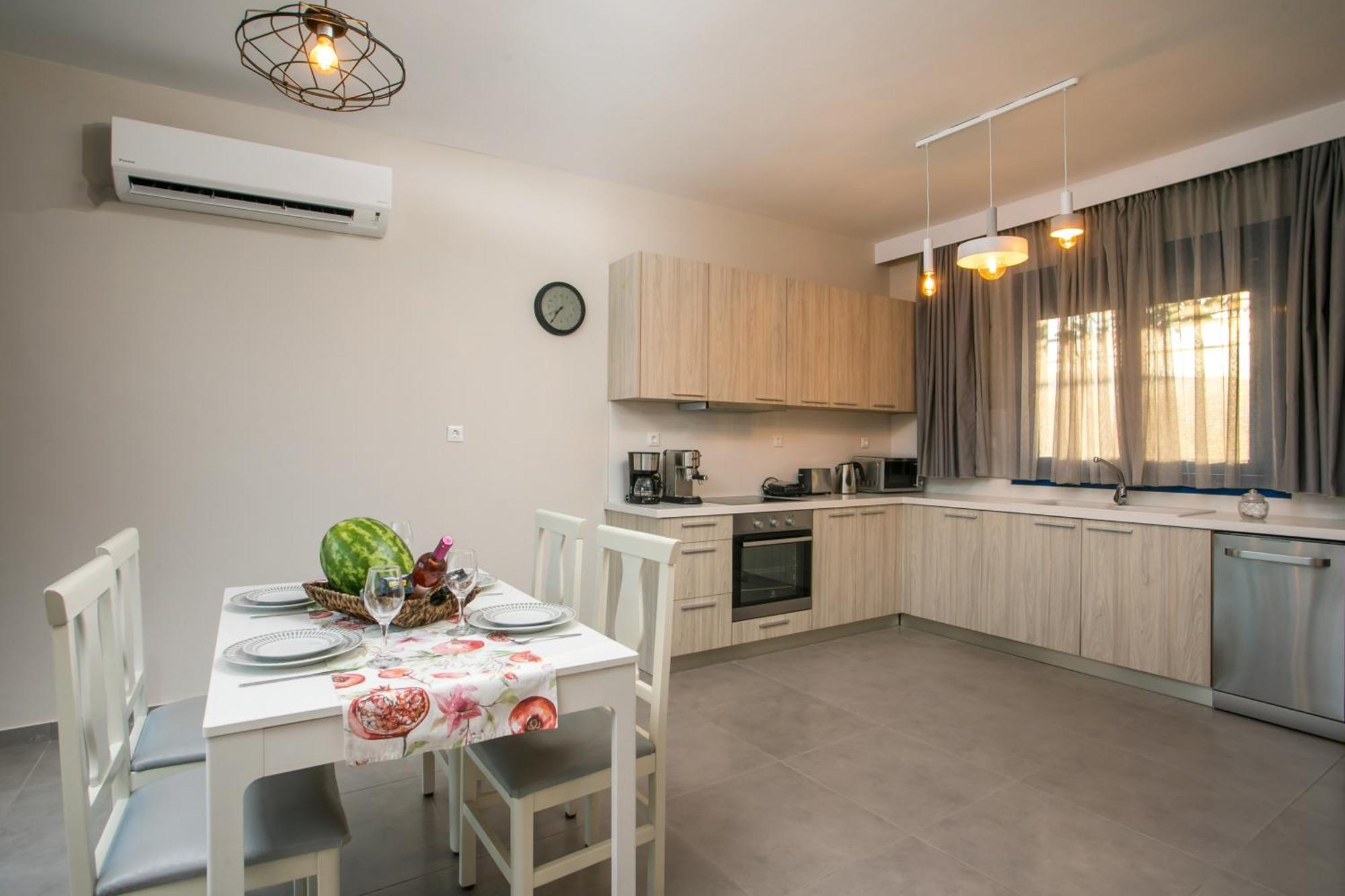 Rita Mare Seafront Heated Pools Gennadi